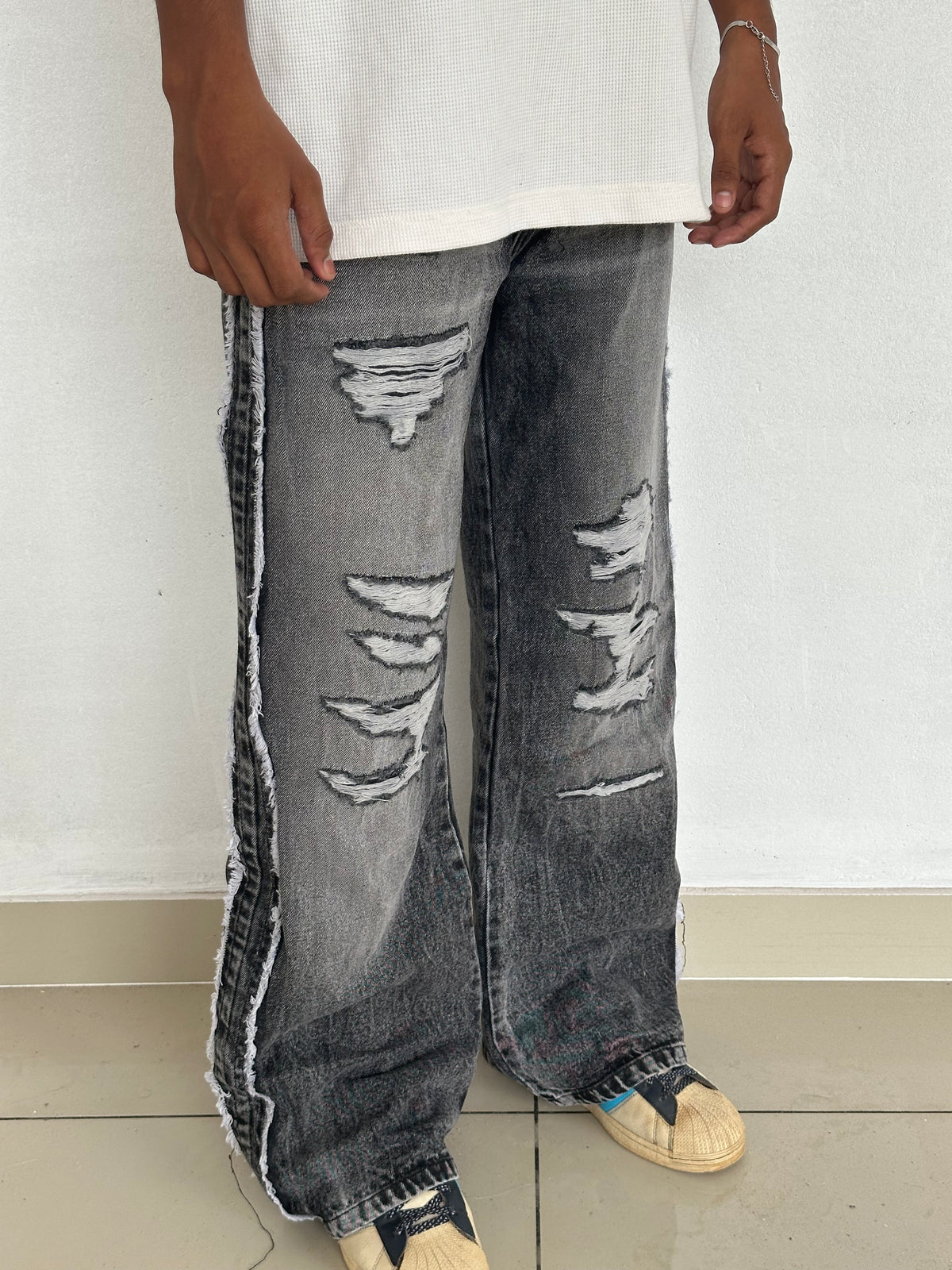 SPIELBERG Ash Grey Ripped Baggy Denim.